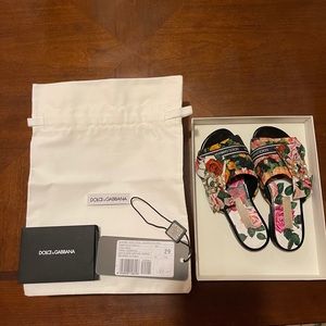 Dolce & Gabanna girls shoes Size 29